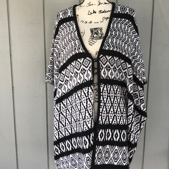 NW Women’s NY Collection Poncho/Cardigan - Picture 1 of 10